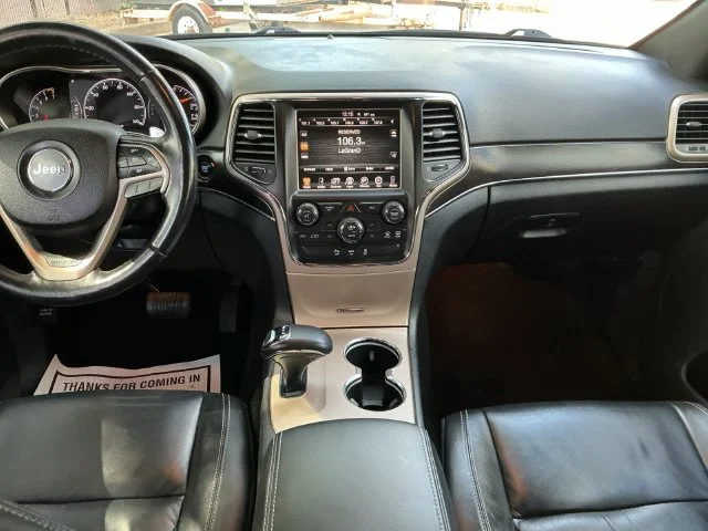 Used 2015 White Jeep Limited image 21