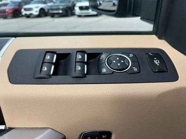 Used 2020 White Ford Lariat image 10