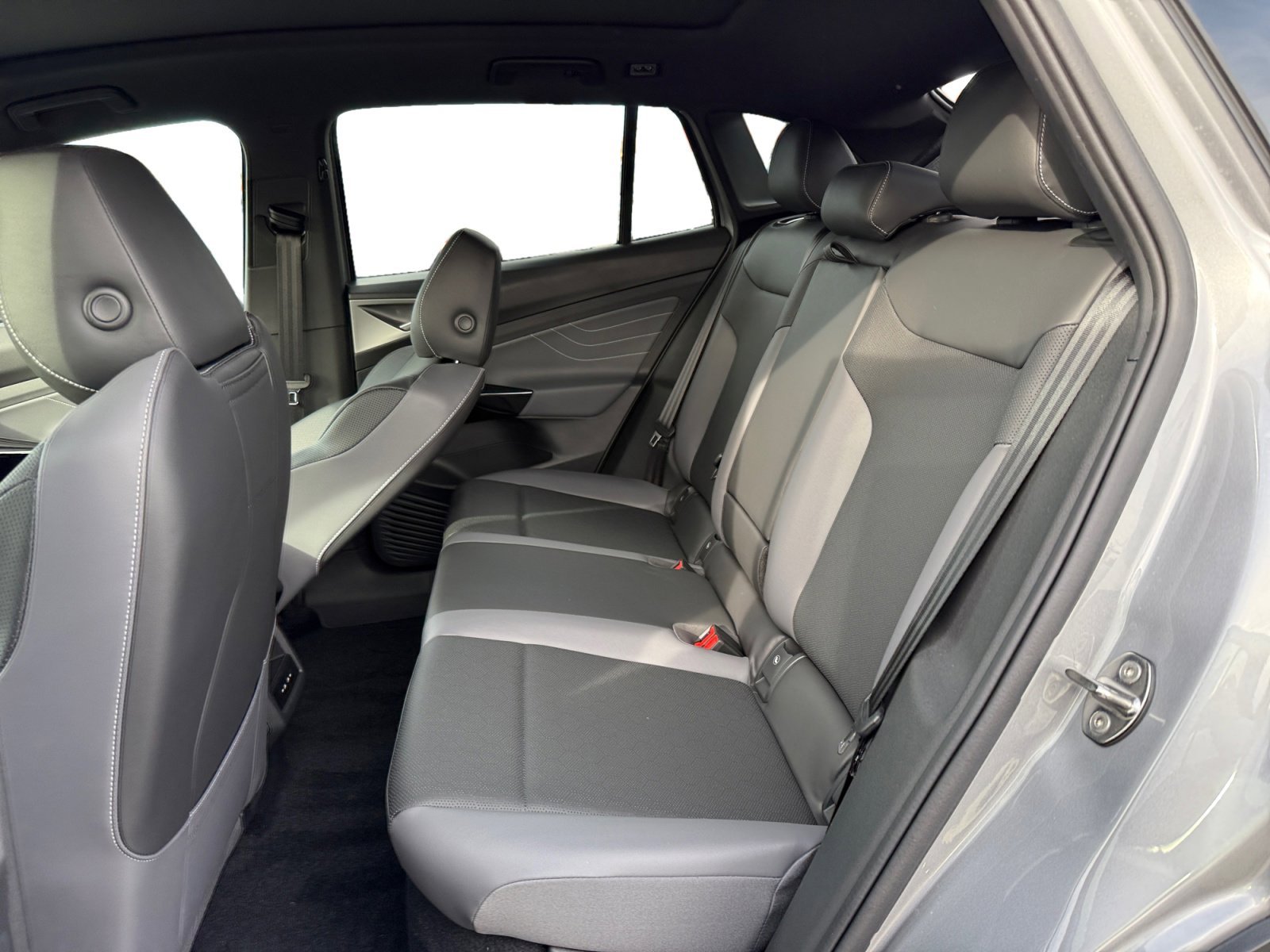 New 2026 Silver Mist Volkswagen Pro S image 16