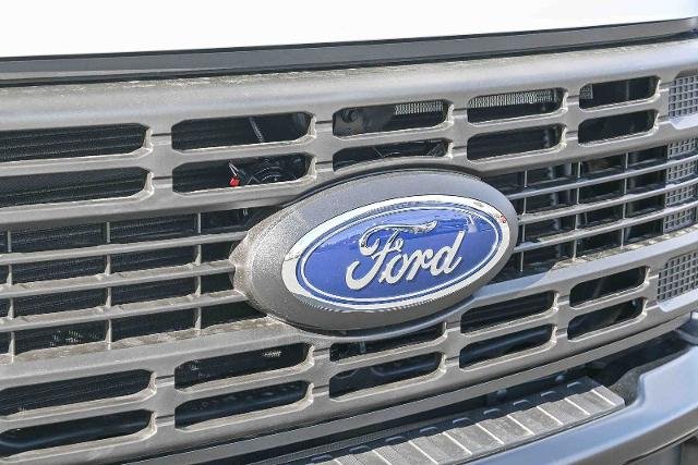 New 2026 Oxford White Ford F-350® XL image 39