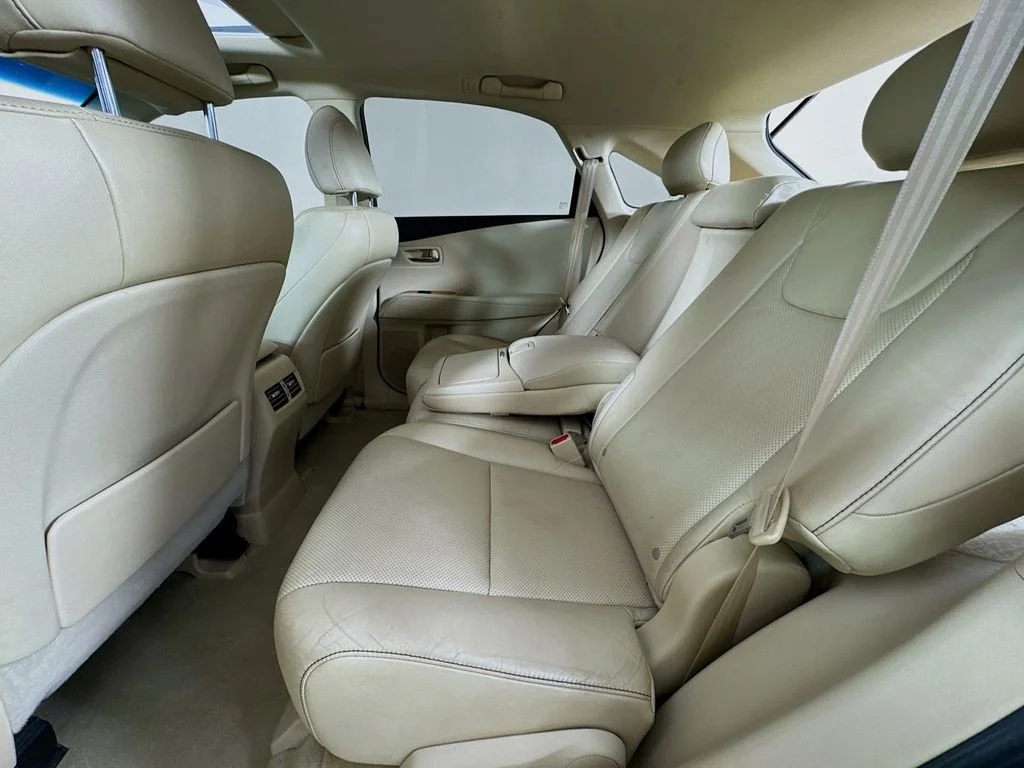 Used 2015 Black Lexus 450h image 31