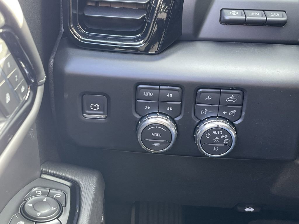 2026 GMC Sierra 1500 AT4X - Photo 18