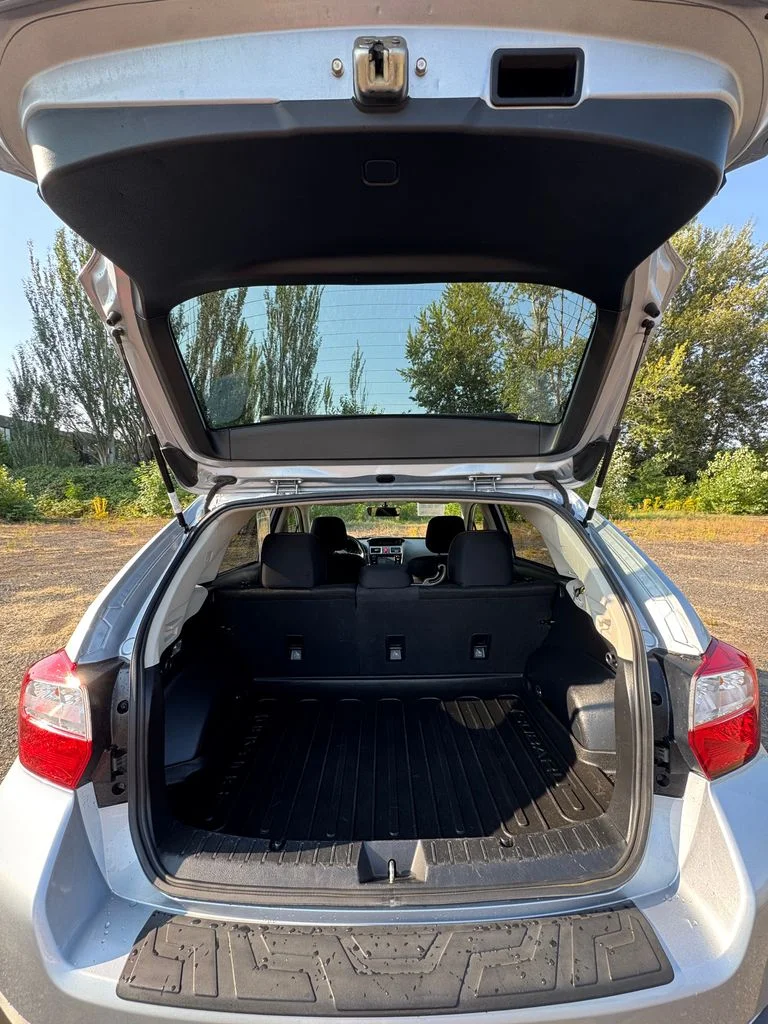 Used 2017 Ice Silver Metallic Subaru 2.0i Premium image 9