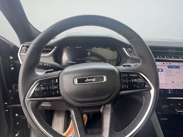 Used 2023 Black Jeep Overland image 13
