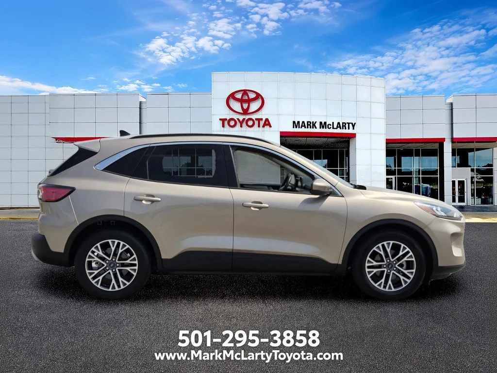 Used 2020 Gold Ford SEL image 6