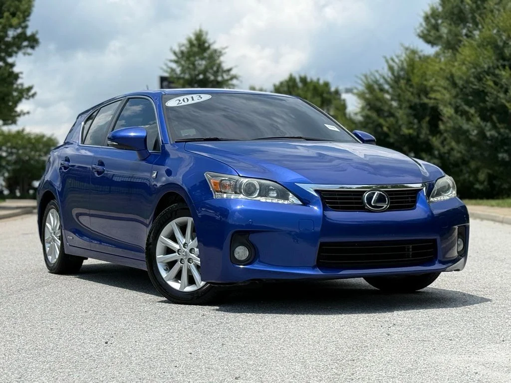 Used 2013 Blue Lexus 200h image 1