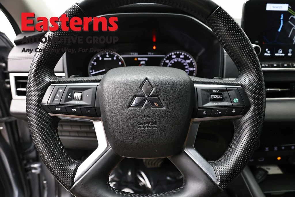 Used 2024 Gray Mitsubishi SE image 10