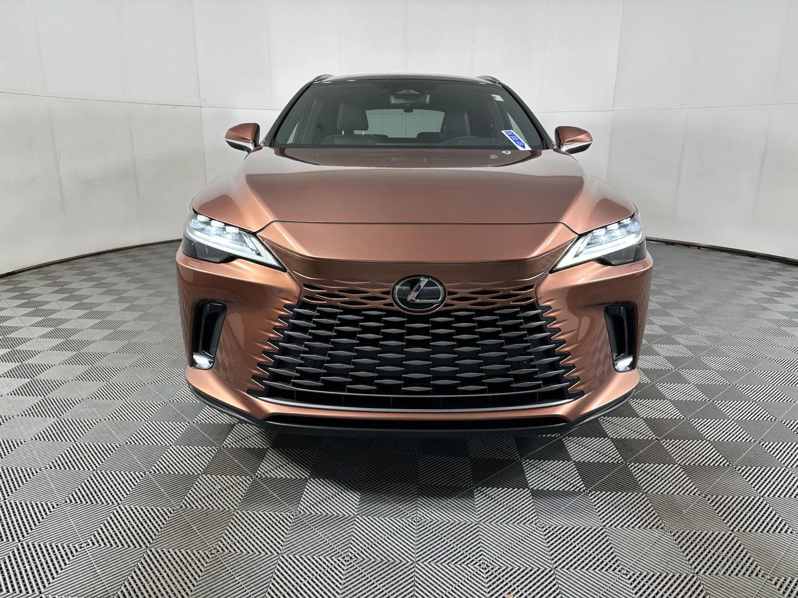 Used 2023 Copper Crest Lexus RX 350h Luxury image 2