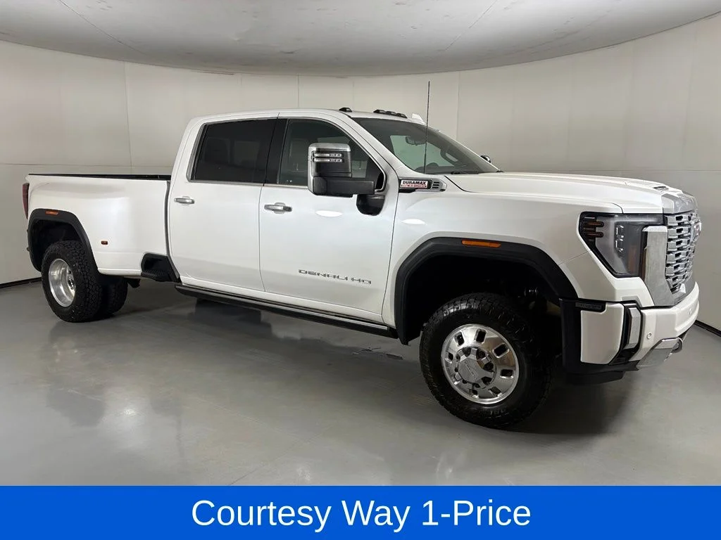 Used 2024 White GMC Denali image 12