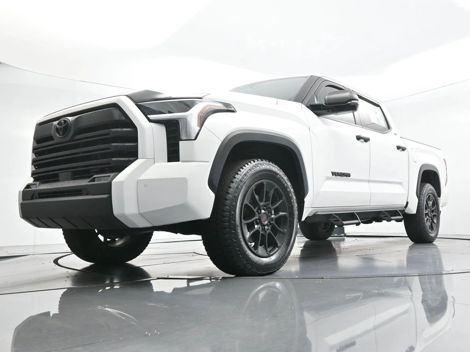 Used 2024 Ice Cap Toyota SR5 image 43