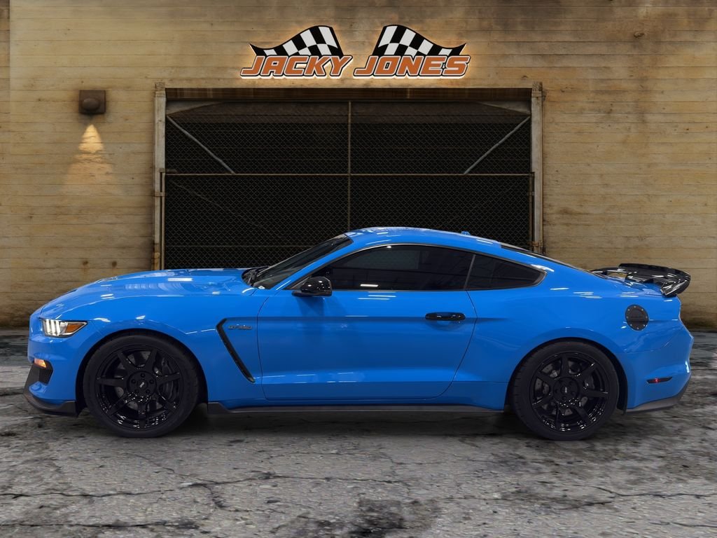 Used 2017 Grabber Blue Ford Shelby GT350 image 3