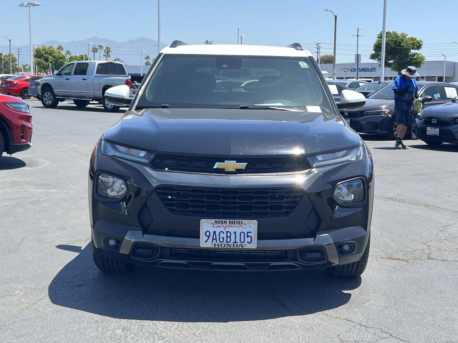 Used 2022 Mosaic Black Metallic Chevrolet ACTIV image 4