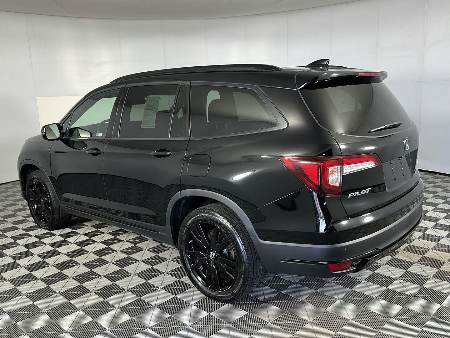 Used 2022 Crystal Black Pearl Honda Black Edition image 26