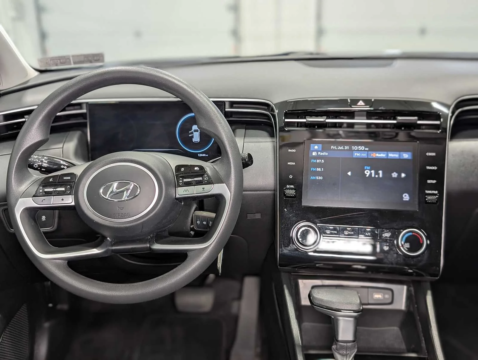 Used 2024 Hampton Gray Hyundai SE image 5