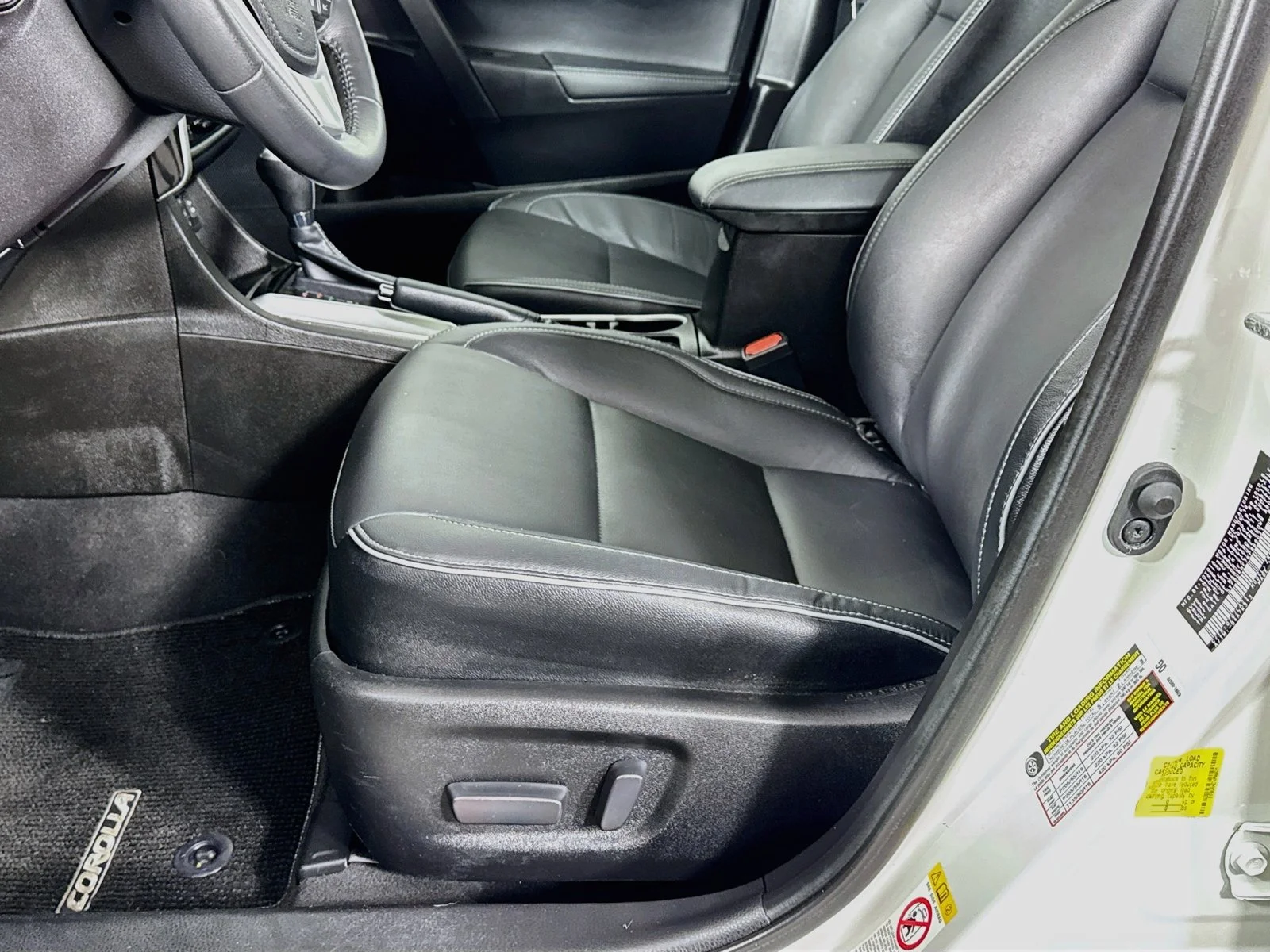 Certified Used 2019 White Toyota XLE image 19