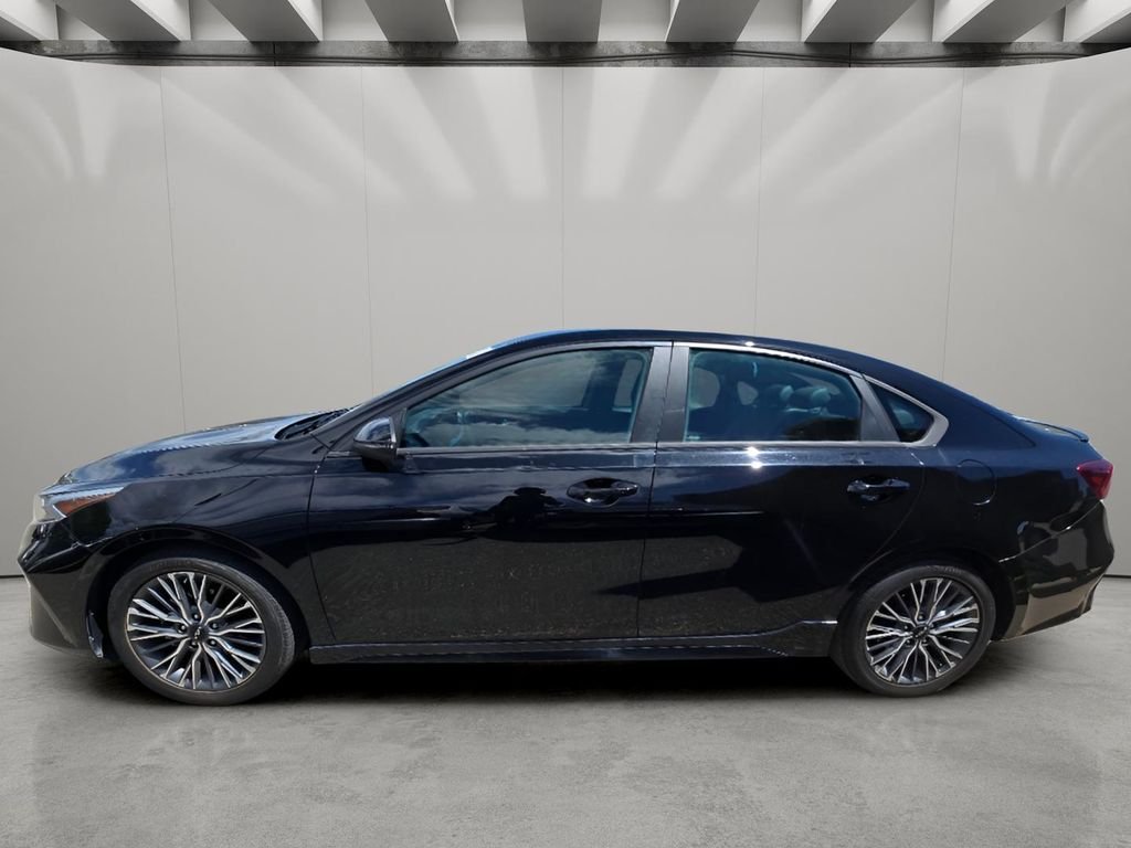 Used 2024 Aurora Black Kia GT-Line image 3