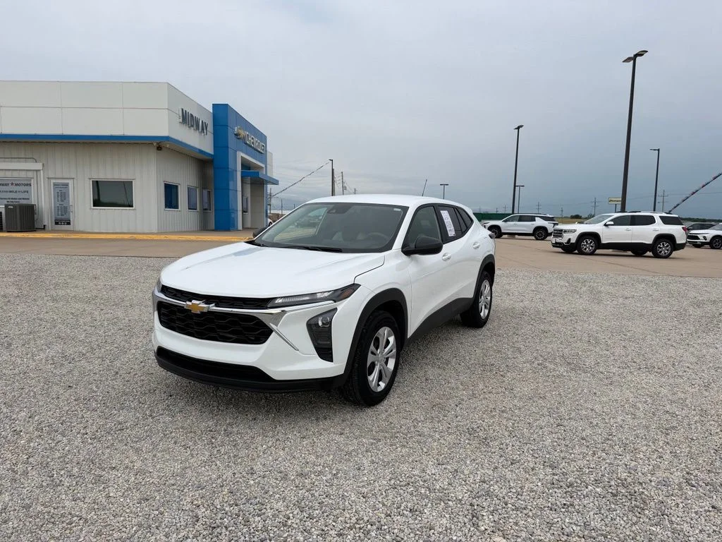 Used 2026 White Chevrolet LS image 7