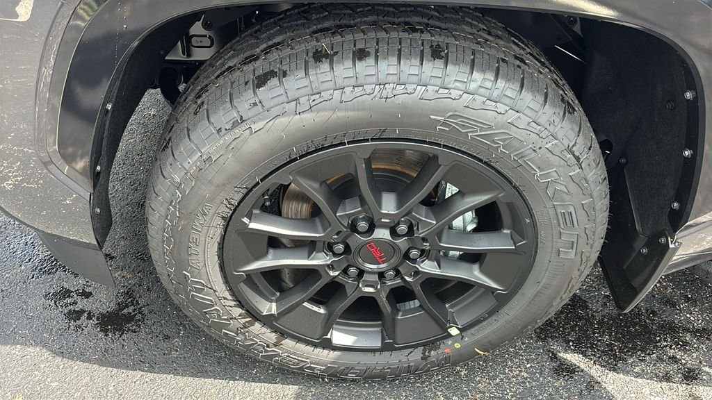 New 2026 Magnetic Gray Metallic Toyota  Platinum image 33