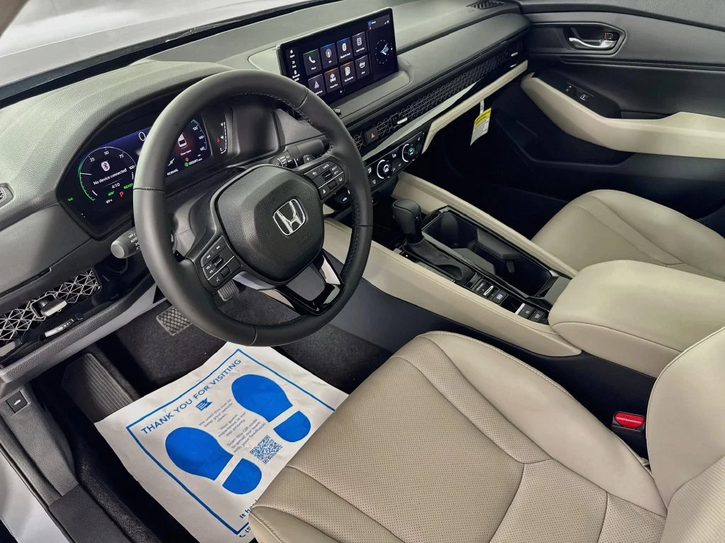 New 2026 Urban Gray Pearl Honda EX-L image 9