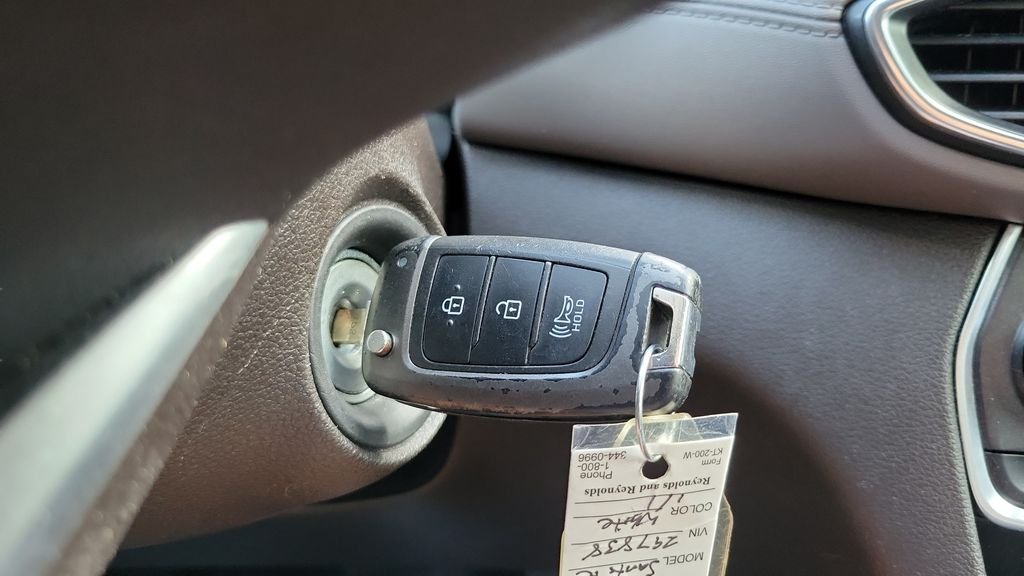 2020 Hyundai Santa Fe SE - Photo 25