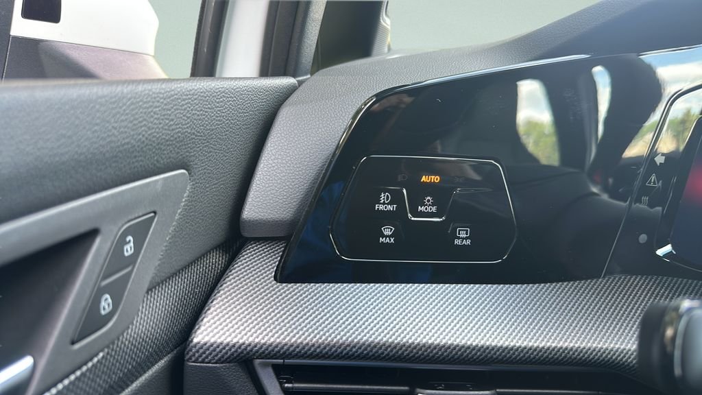 New 2026 Opal White Pearl Volkswagen Autobahn image 29