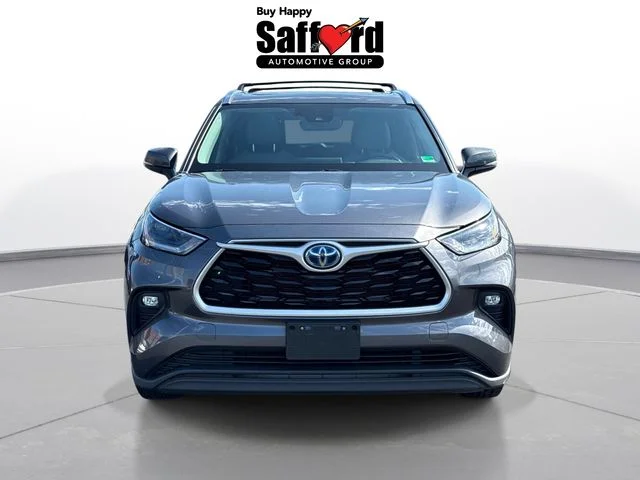 Used 2021 Gray Toyota XLE image 8