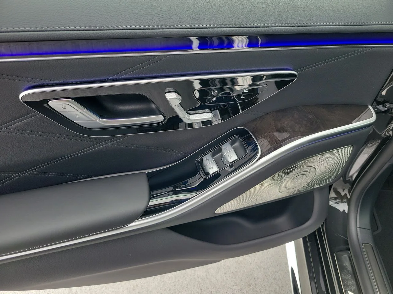 New 2026 Graphite Grey Metallic Mercedes-Benz AMG® S 63 E 4MATIC® Sedan image 10