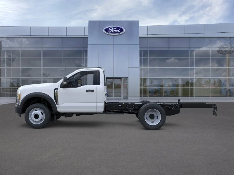 New 2026 Oxford White Ford F-550® XL image 4
