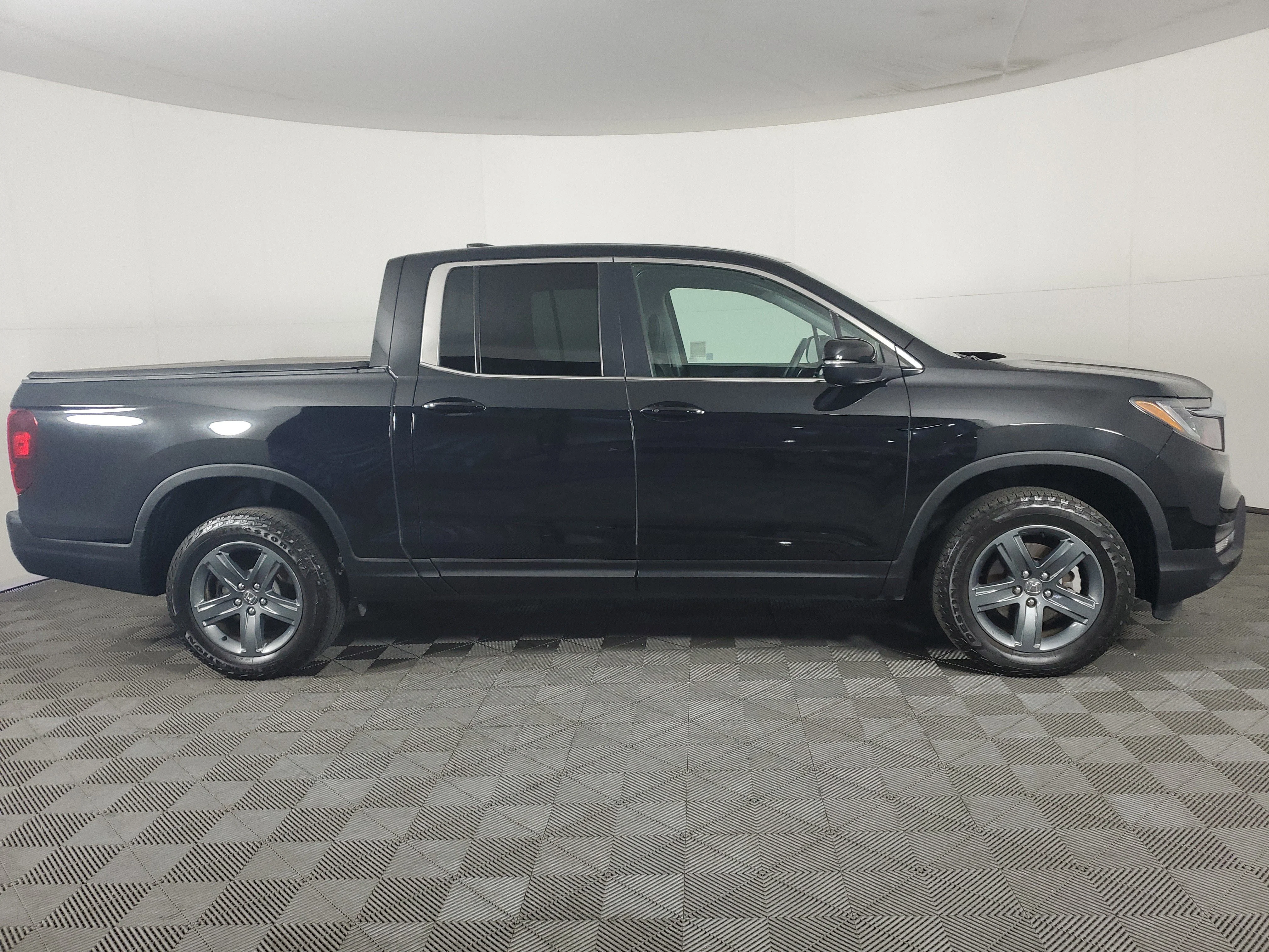 Used 2023 Crystal Black Pearl Honda RTL image 3