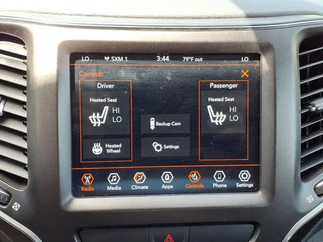 Used 2019 White Jeep Trailhawk image 24
