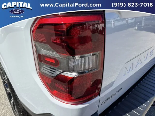 Used 2025 White Ford Lariat image 13