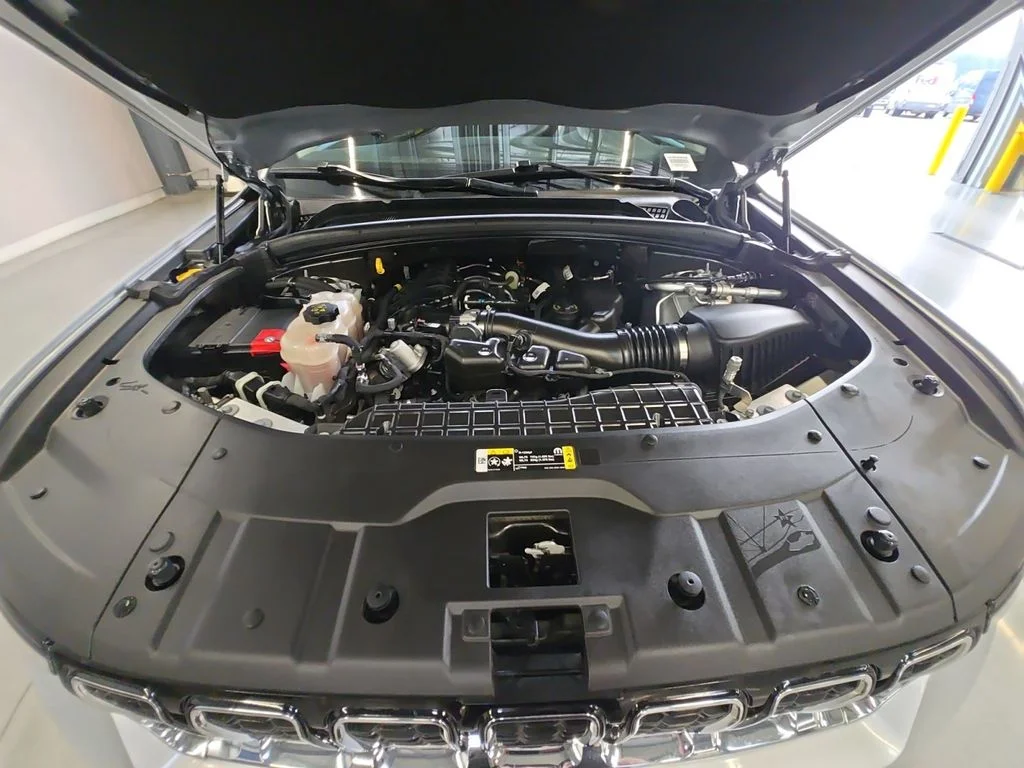 Used 2022 Silver Jeep Limited image 24