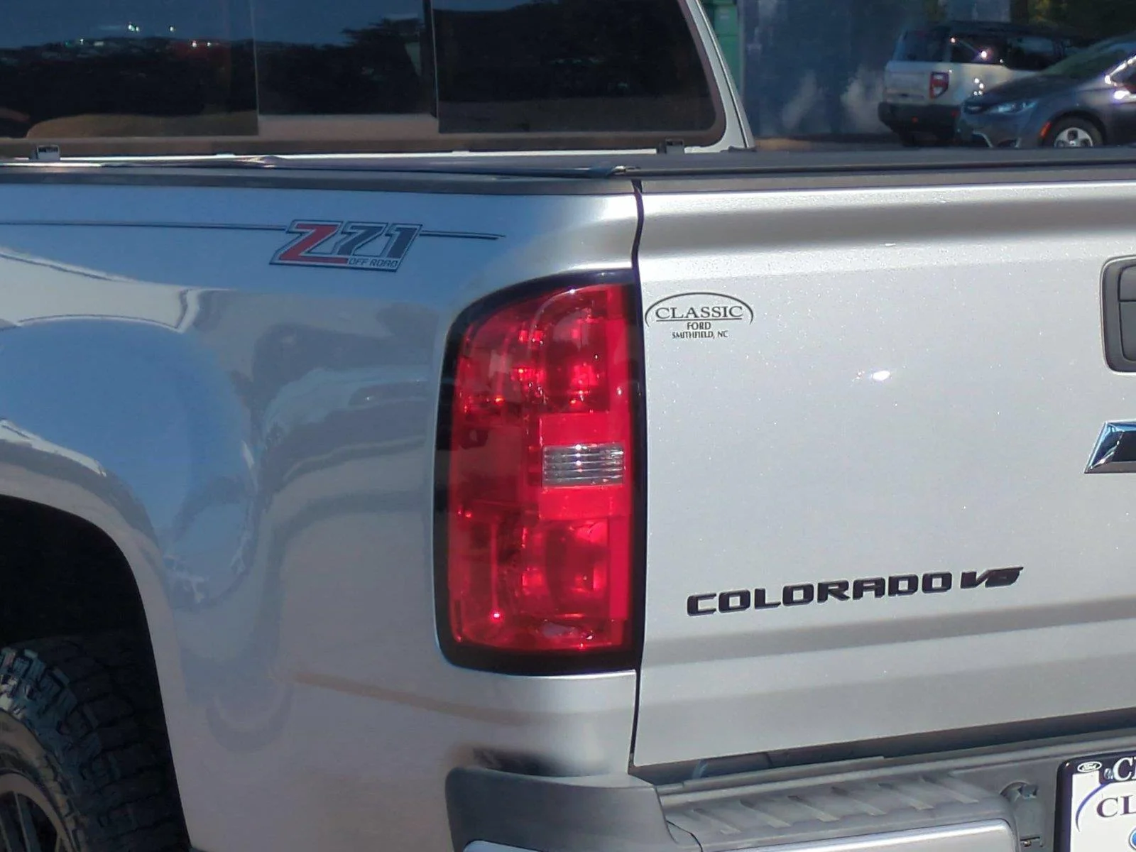 Used 2017 Summit White Chevrolet 4WD Z71 image 11