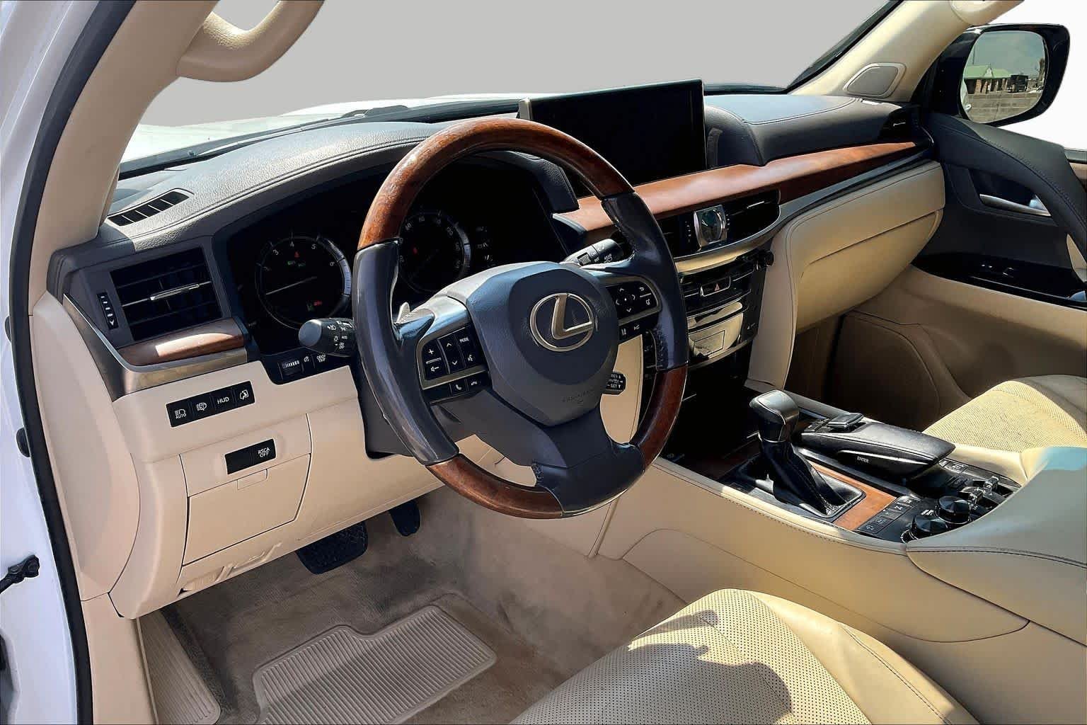 Used 2017 Starfire Pearl Lexus  image 16