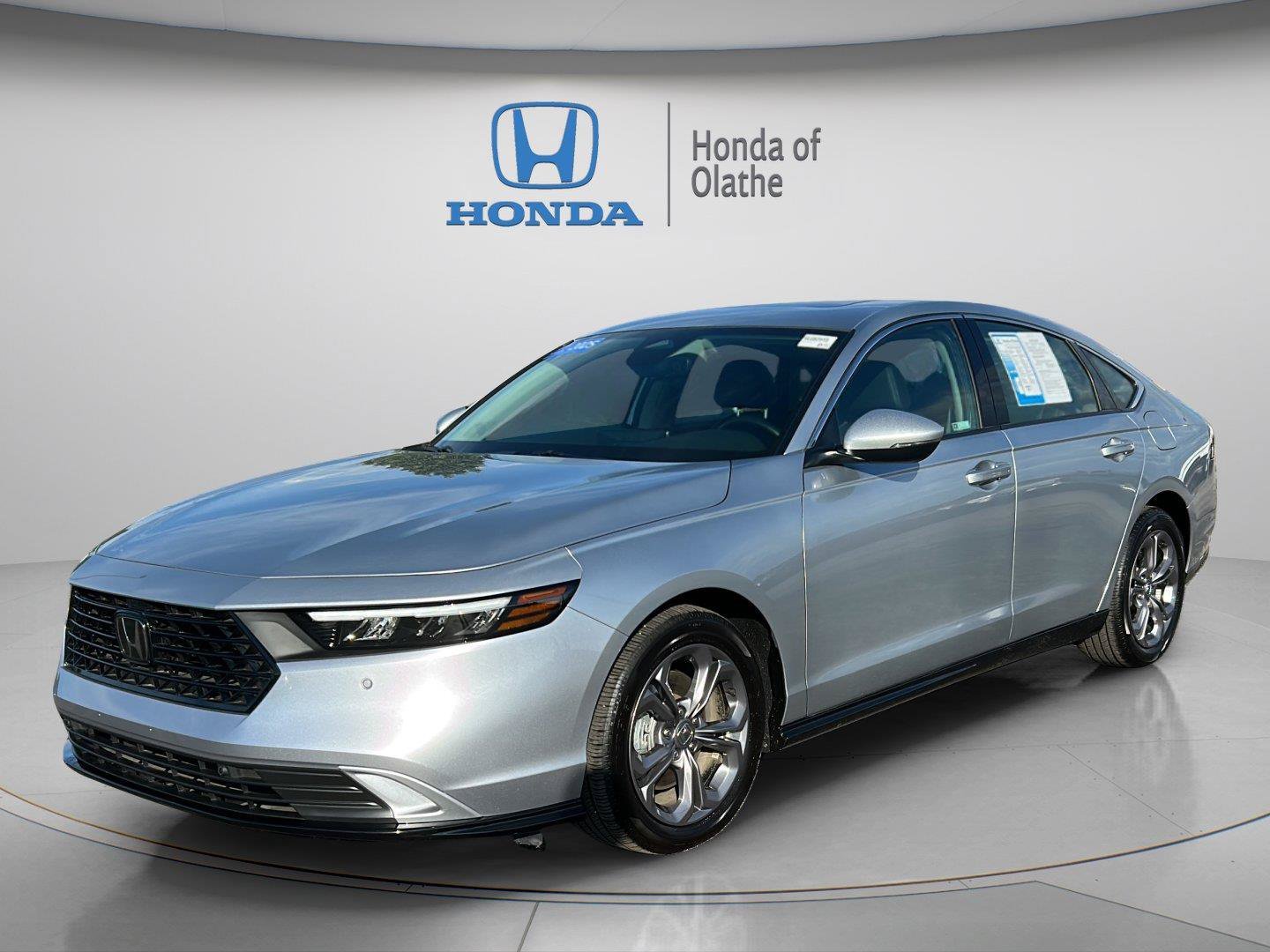 Certified Used 2025 Solar Silver Metallic Honda HYBRID EX-L image 33