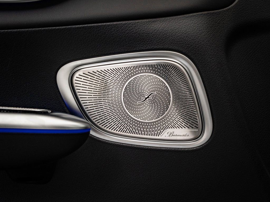 New 2026 MANUFAKTUR Moonlight White Metallic Mercedes-Benz GLC 43 AMG® image 30