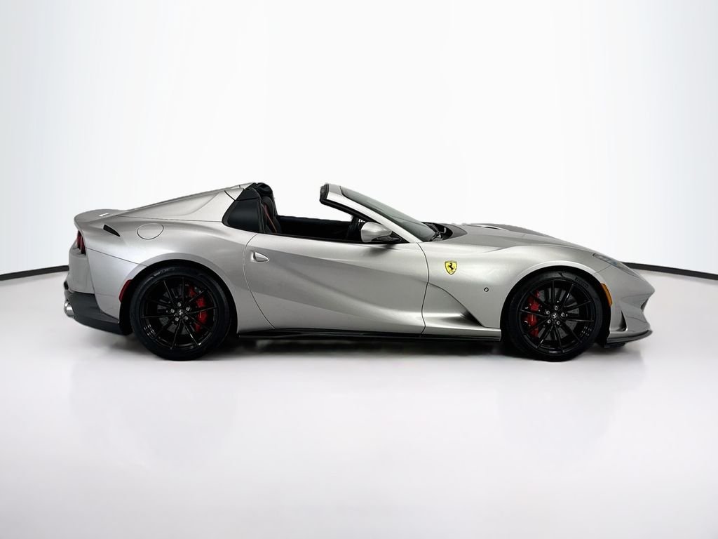 Used 2022  Ferrari Base image 4