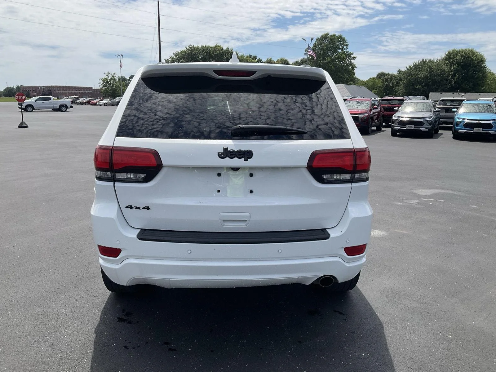 Used 2020 Bright White Clearcoat Jeep Altitude image 7