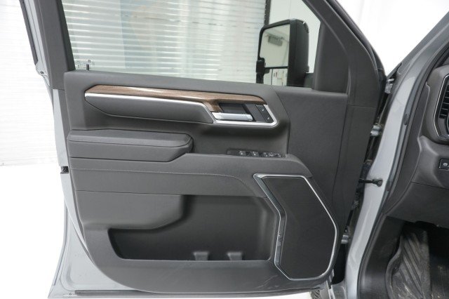 Used 2026 Sterling Gray Metallic Chevrolet LT image 13