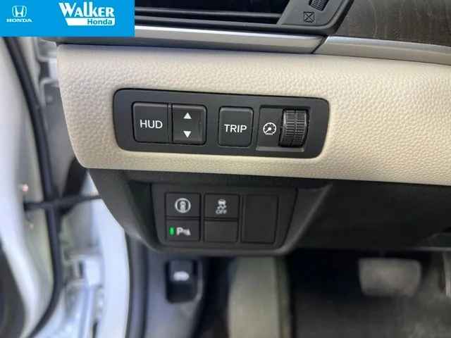 Used 2022 White Honda Touring image 21