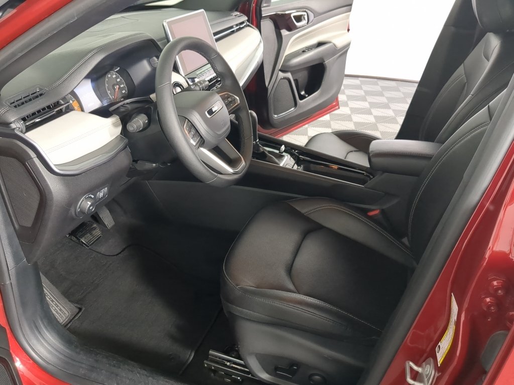 2025 Jeep Compass Limited - Photo 10