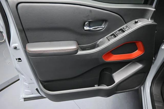 Used 2025 Gray Nissan PRO-X image 9