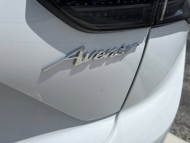 New 2026 Iridescent White Tricoat Buick Avenir image 8