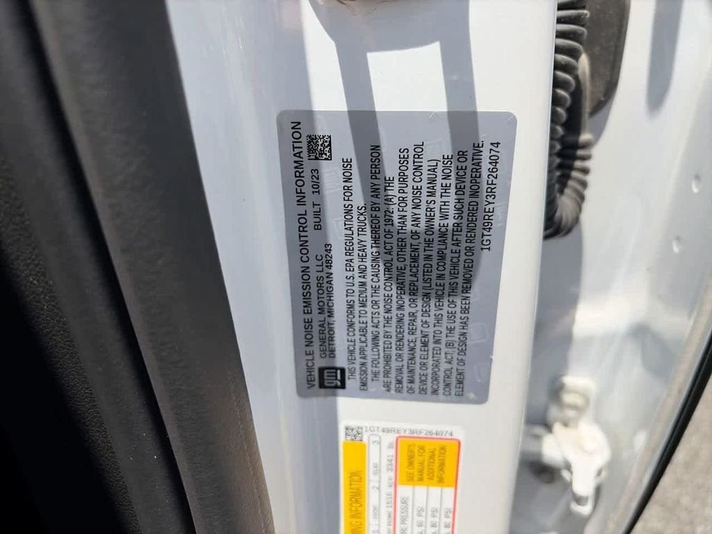 Used 2024 White GMC Denali image 30