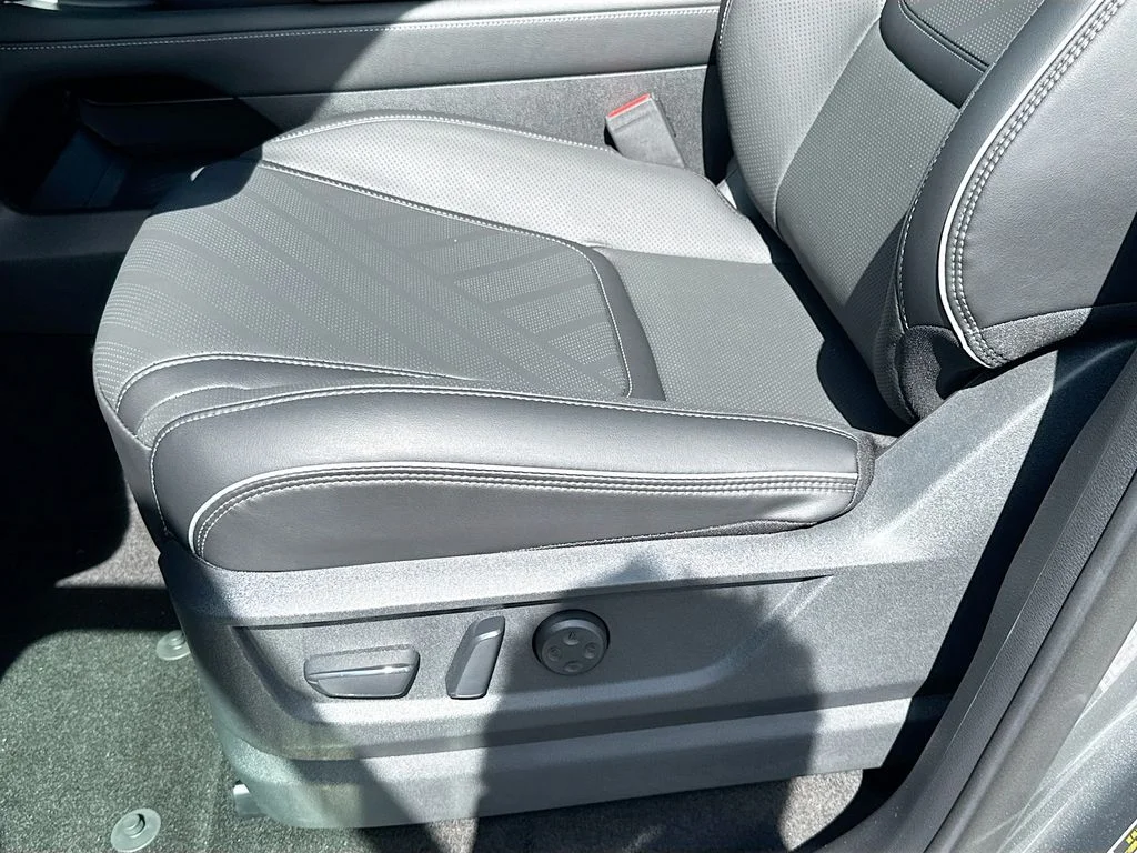 New 2027 DYNAMIC METAL INFINITI Luxe 4WD image 20