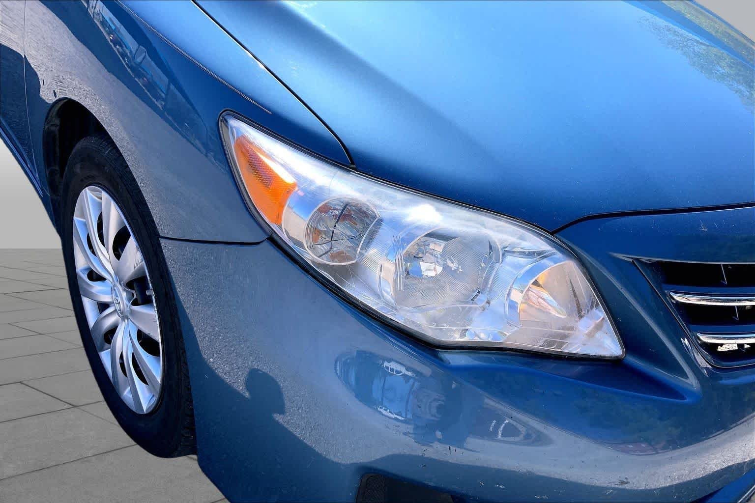 Used 2013 Tropical Sea Metallic Toyota LE image 27