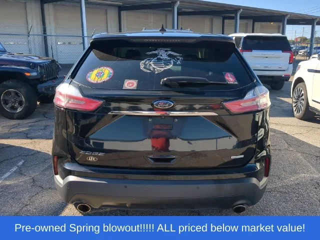 Used 2020 Black Ford SE image 4
