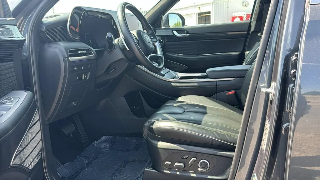 Used 2024 Gray Hyundai Calligraphy image 6