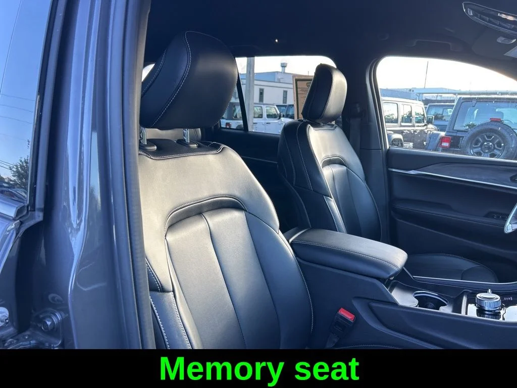 Used 2024 Gray Jeep Limited image 23