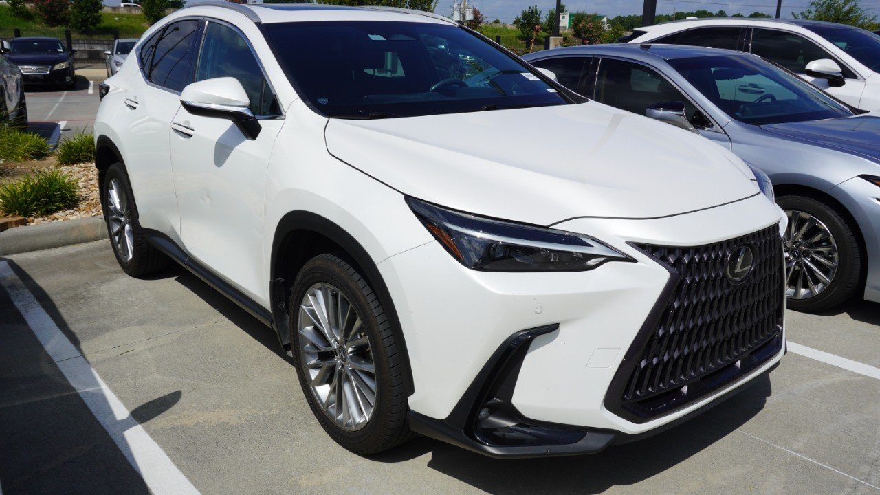 Used 2022 White Lexus NX 350 Premium image 3
